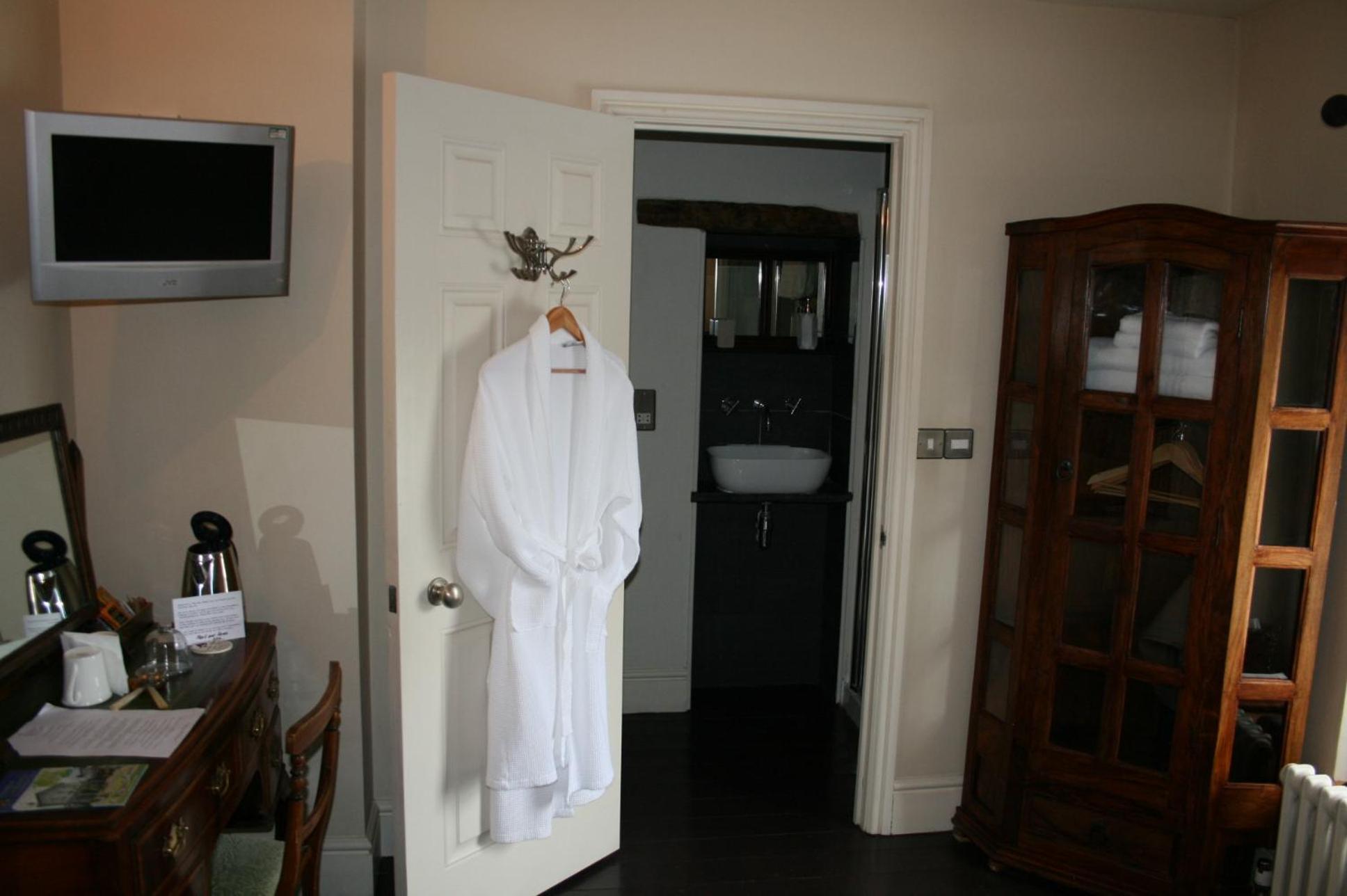 The New White Lion Hotel Llandovery Exterior foto
